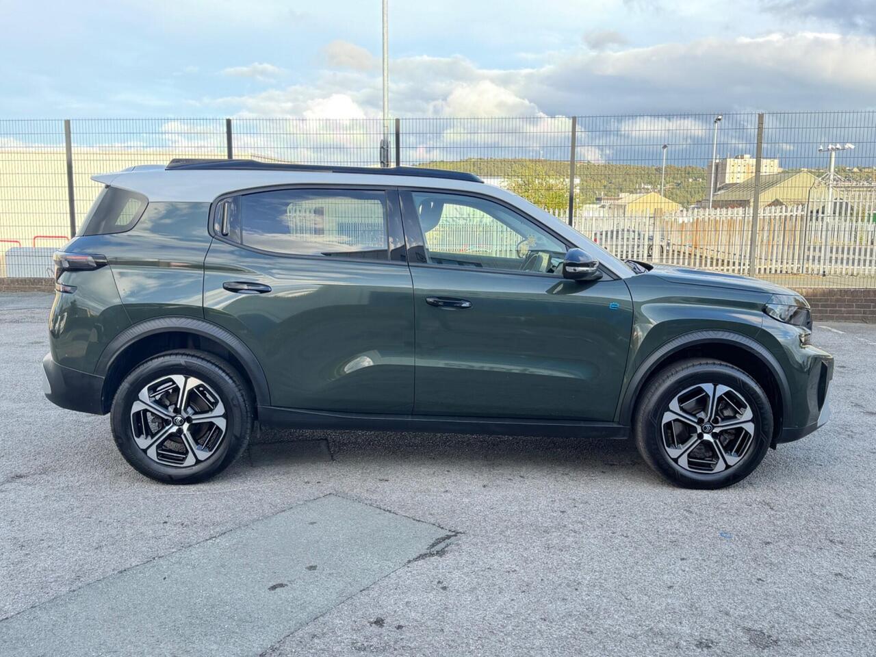 Citroen e-C3 Aircross — photo 4
