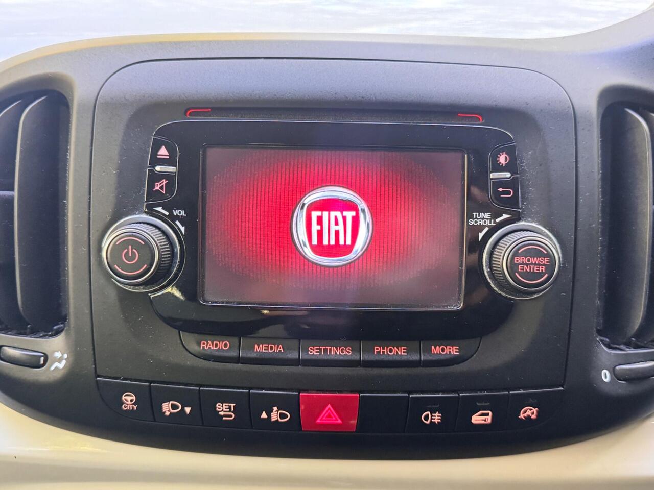 Fiat 500L — photo 21
