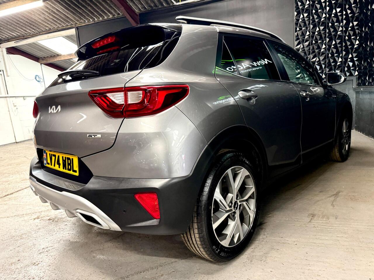 Kia Stonic — photo 61