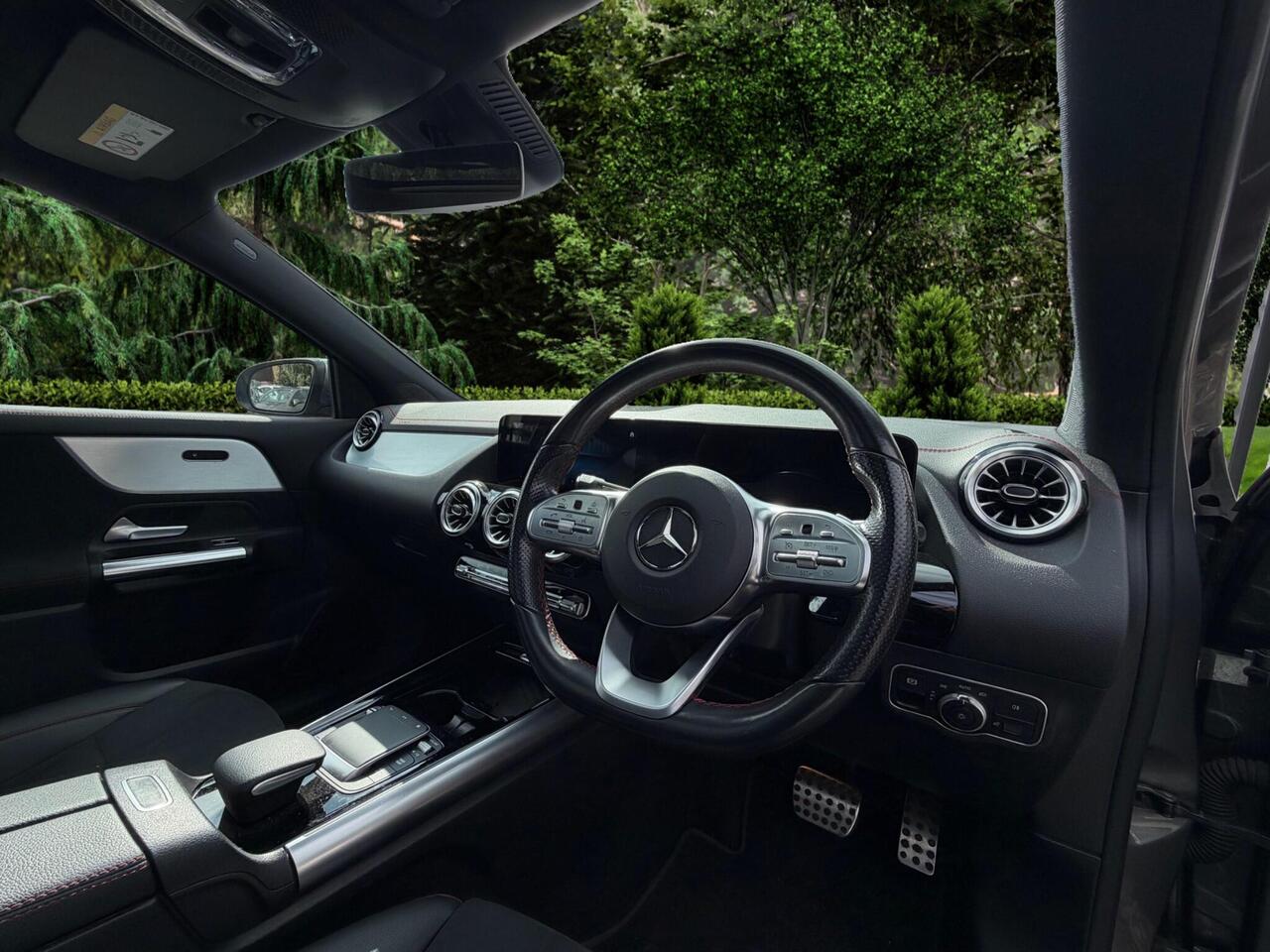 Mercedes-Benz EQA — photo 22