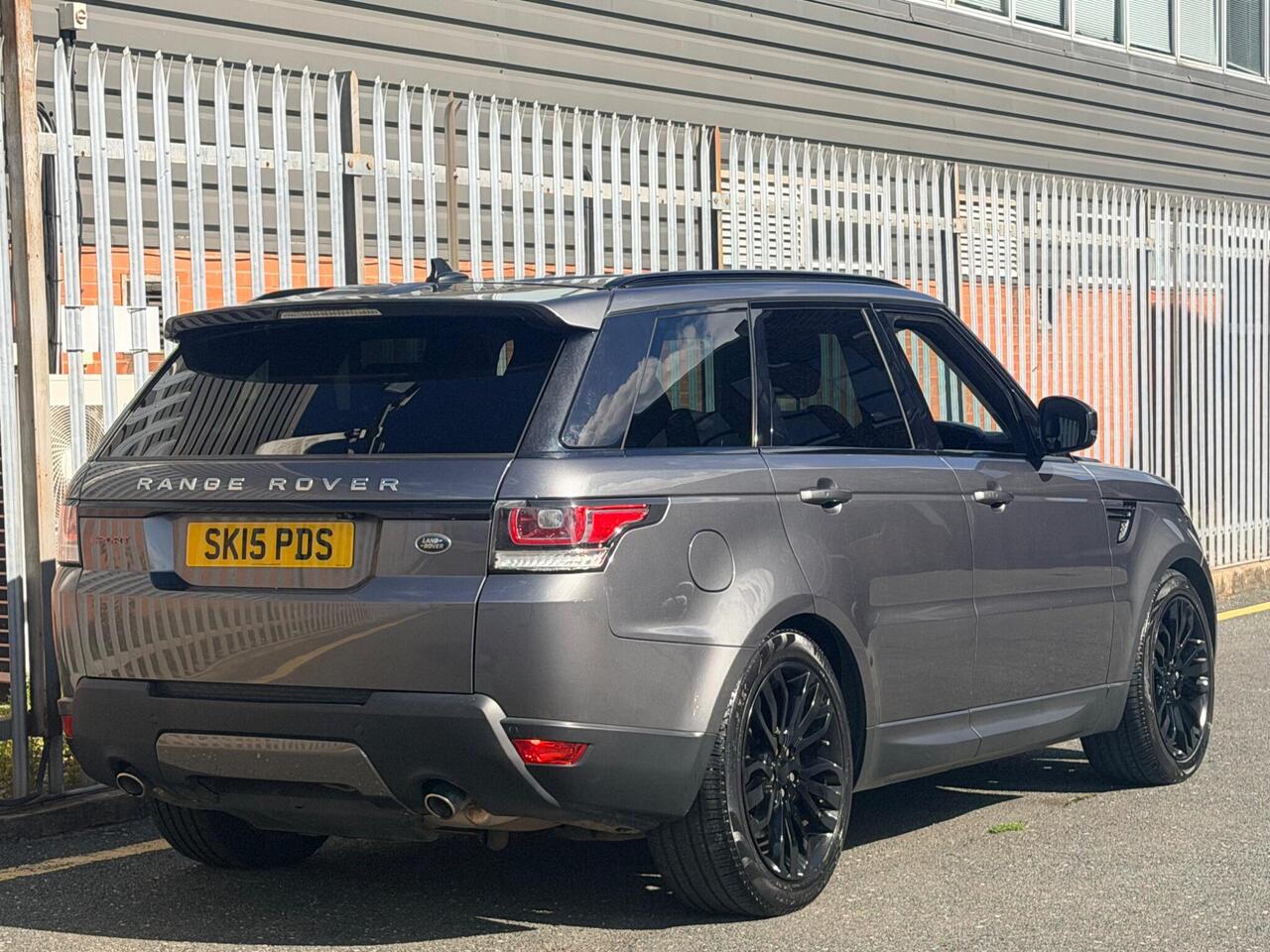 2015 Land Rover Range Rover Sport 3.0 SD V6 HSE Dynamic Auto 4WD Euro 6 (s/s) 5dr, photo 3