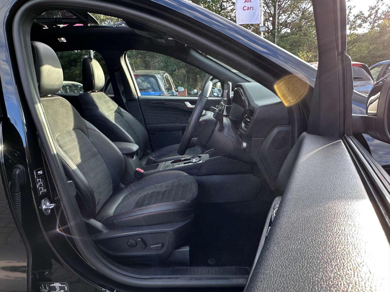 Ford Kuga — photo 33