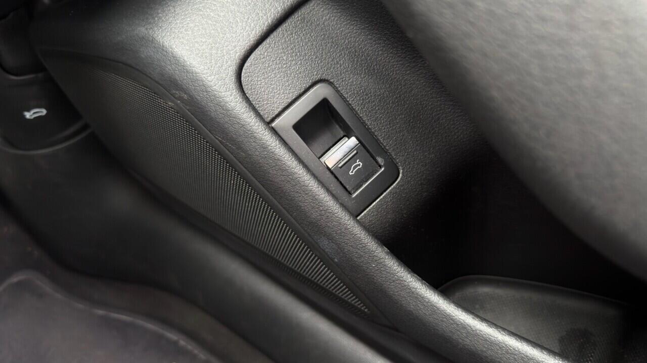 Audi A6 Saloon — photo 25