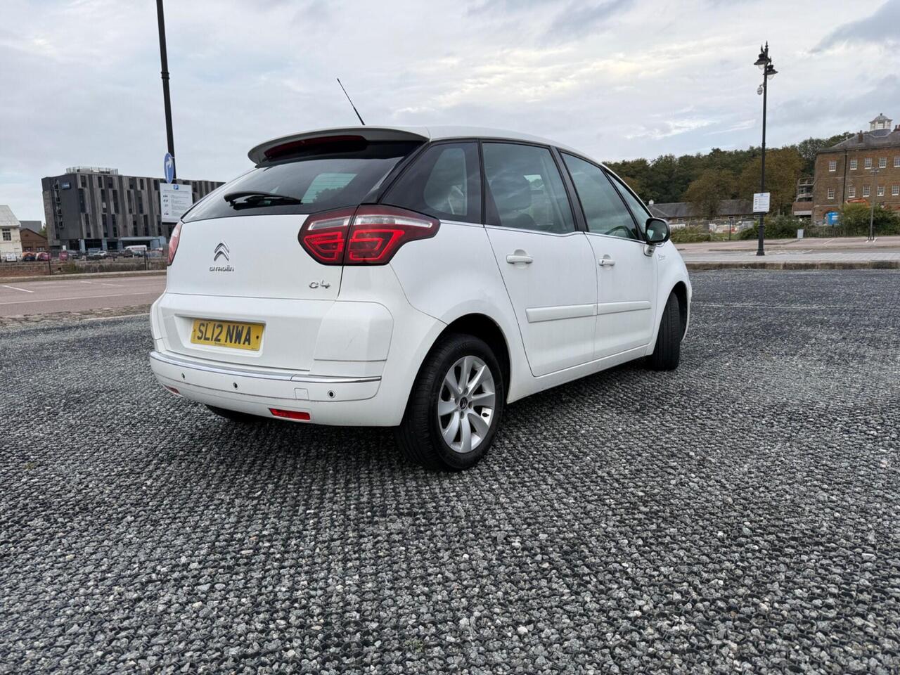 Citroen C4 Picasso — photo 6