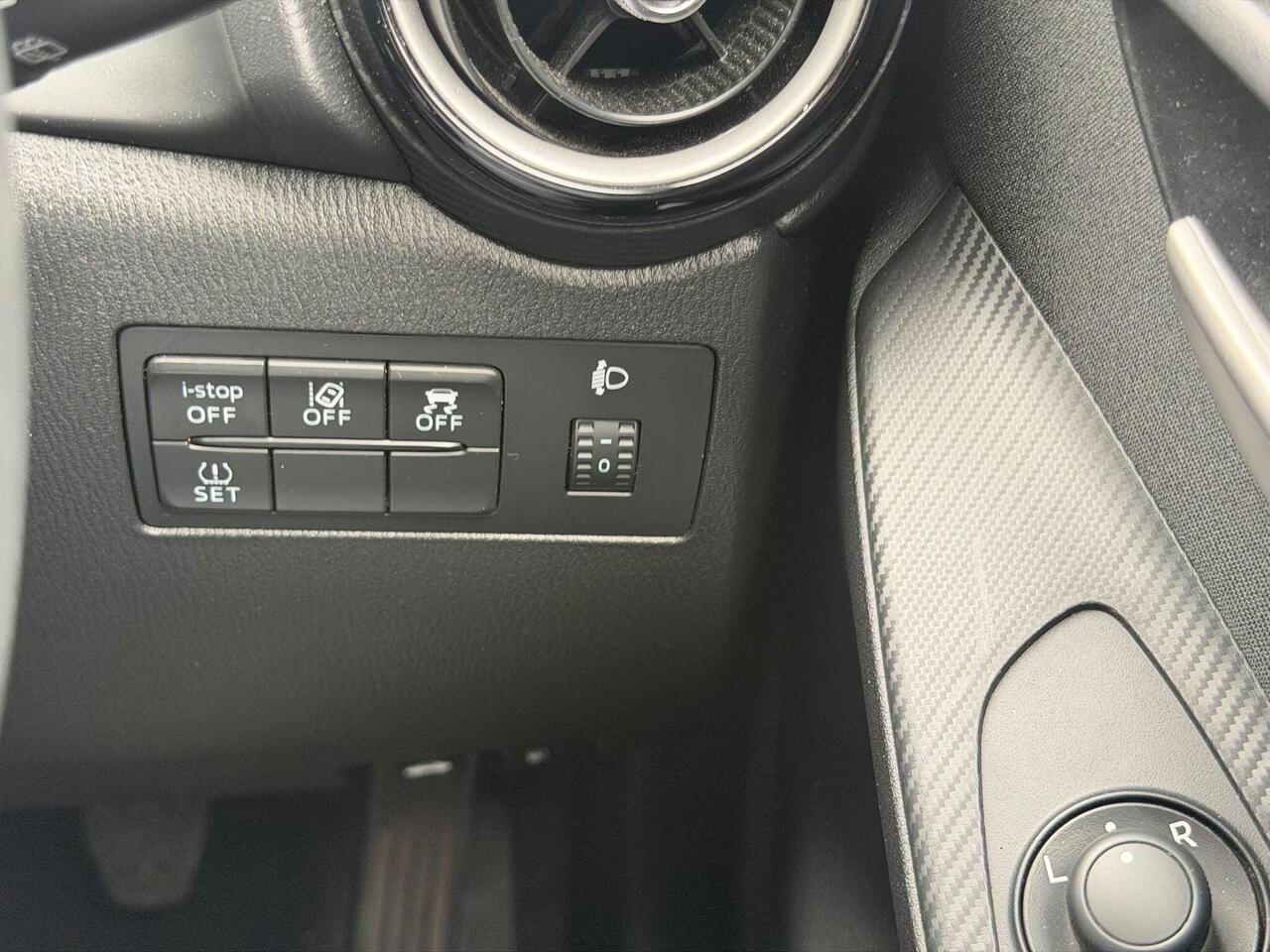 Mazda Mazda2 — photo 26