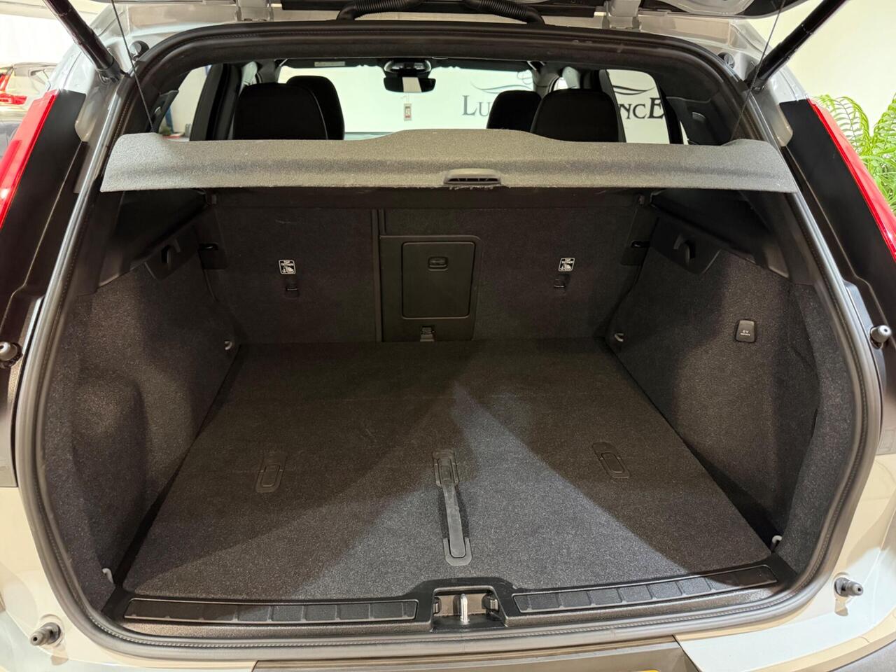 Volvo XC40 — photo 24