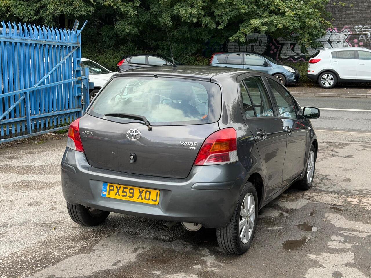 Toyota Yaris — photo 6