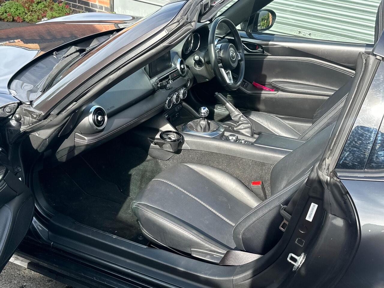 Mazda MX-5 RF — photo 8