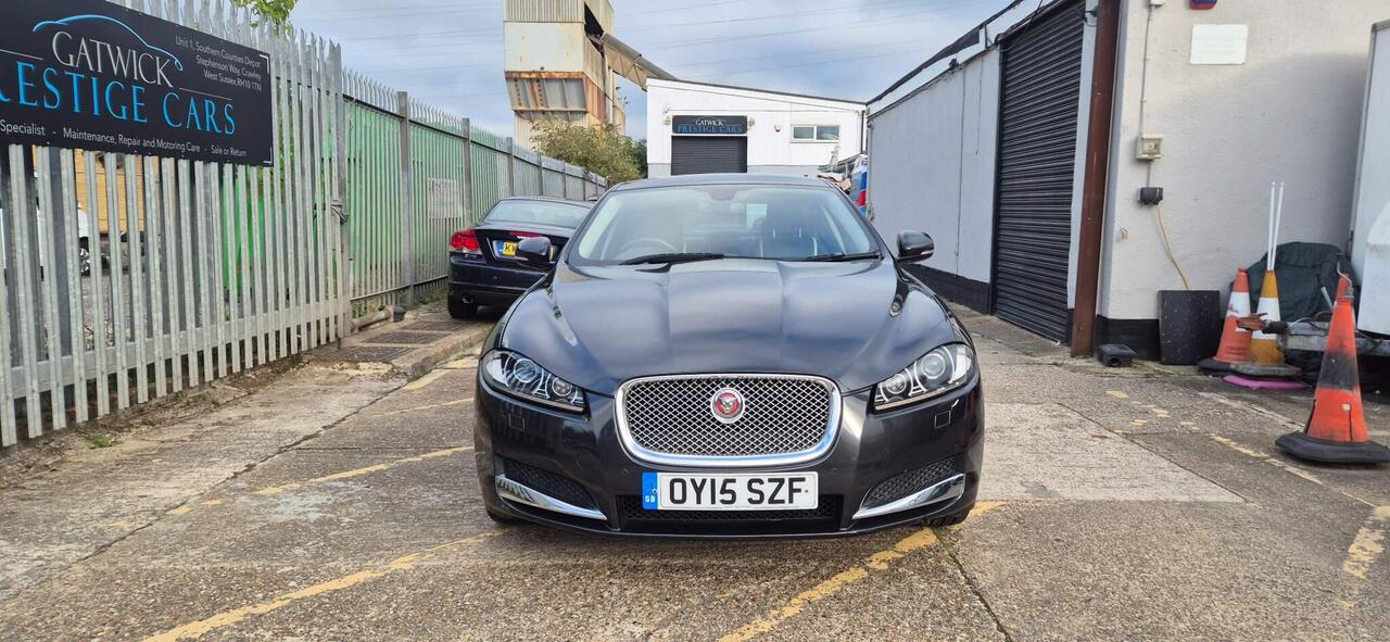 Jaguar XF — photo 3