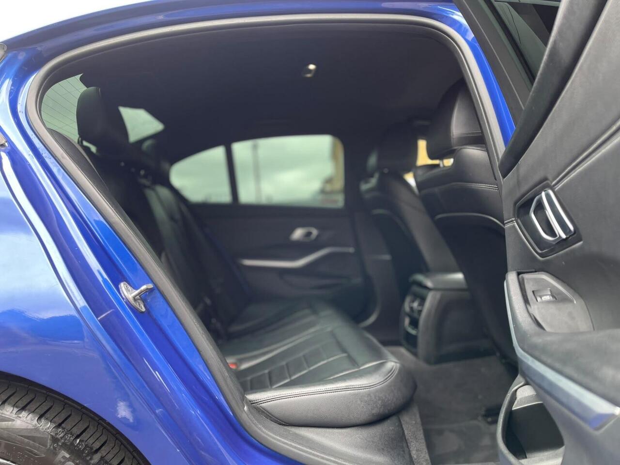 BMW 3 Series — photo 28