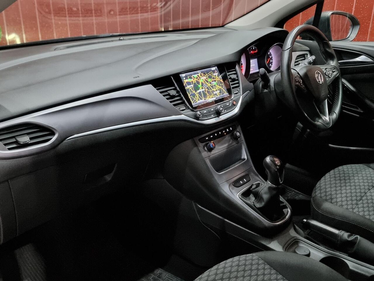 Vauxhall Astra — photo 16