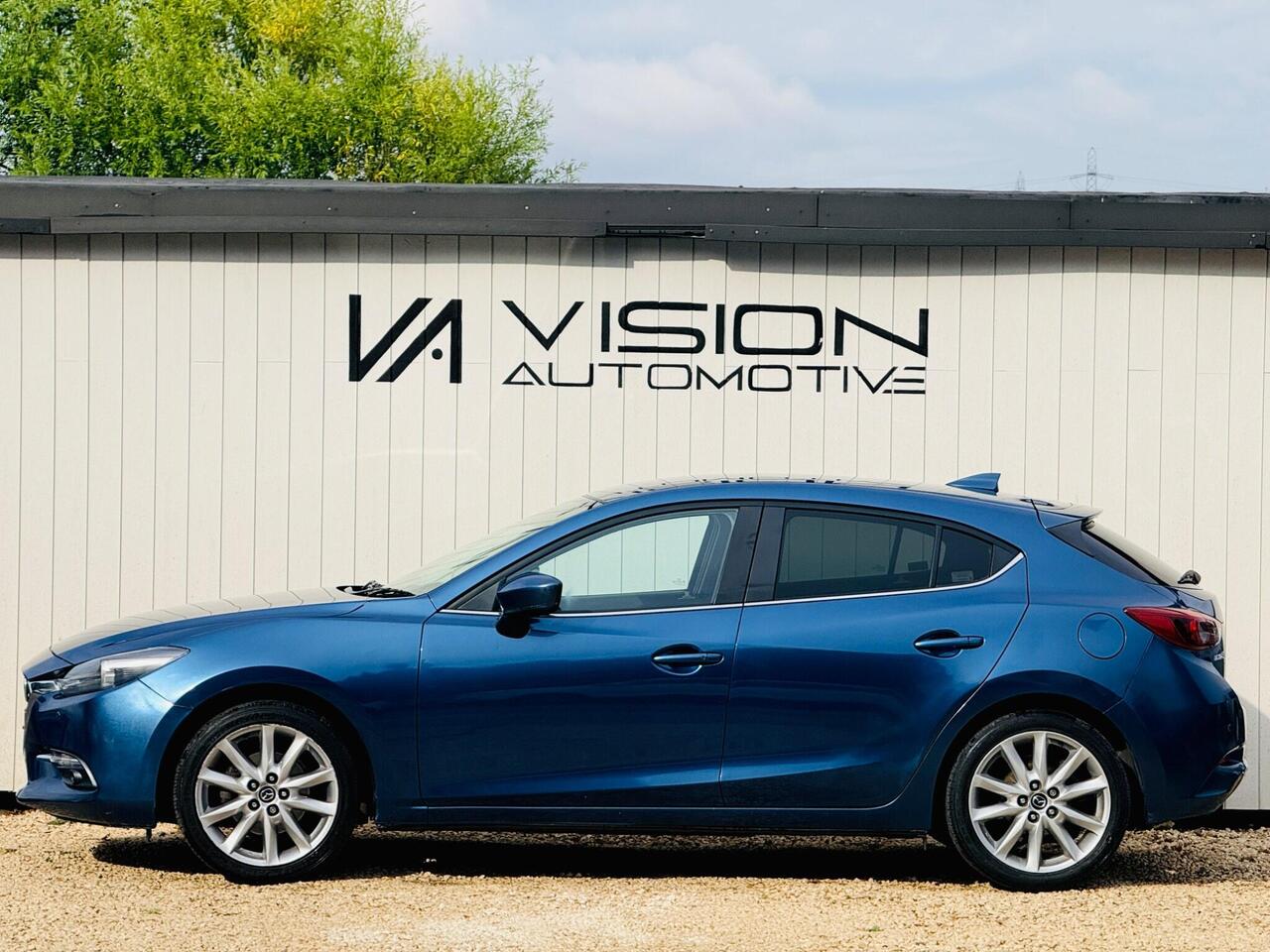 Mazda Mazda3 — photo 16