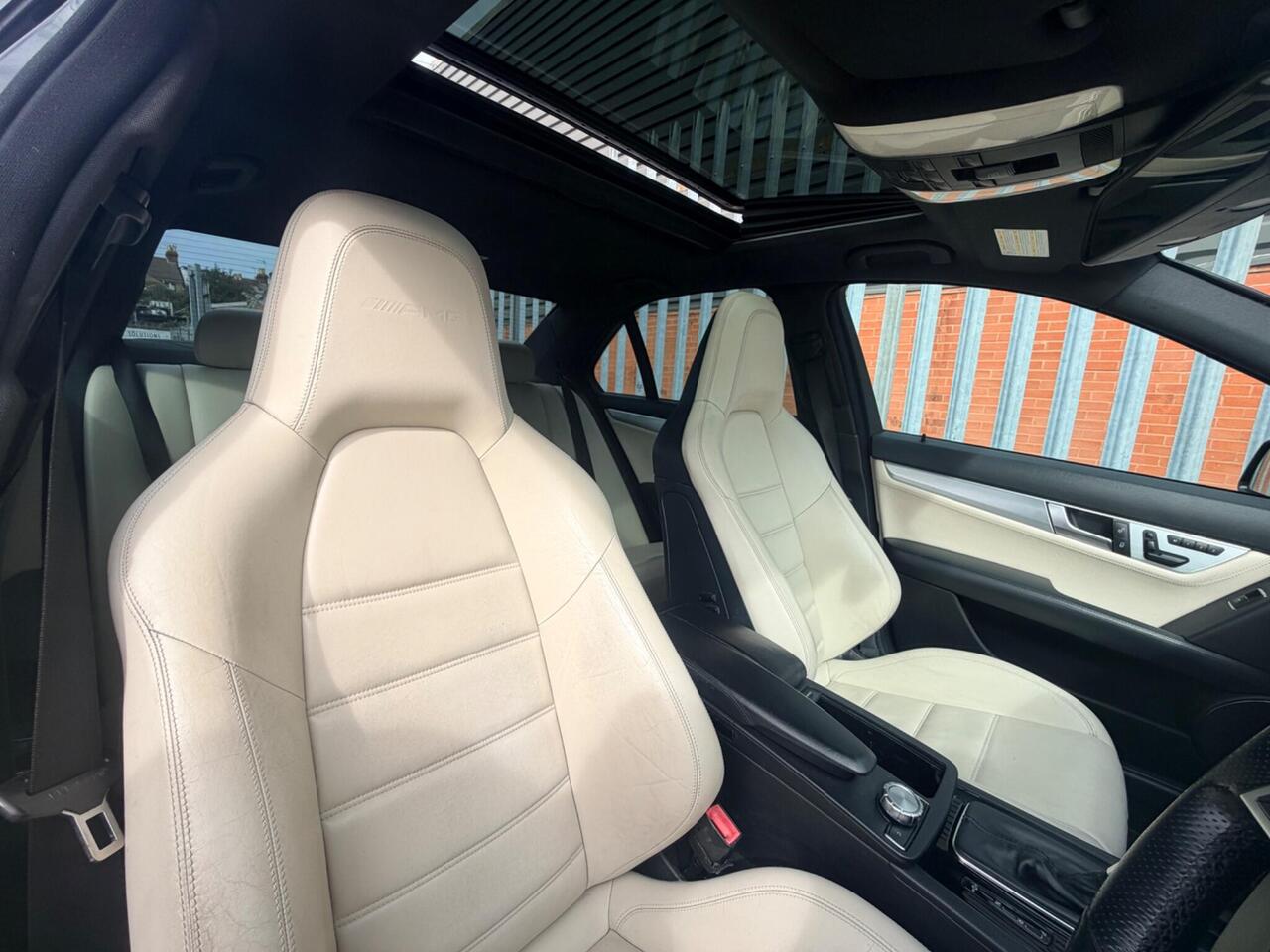 2013 Mercedes-Benz C Class 6.3 C63 V8 AMG SpdS MCT Euro 5 4dr, photo 9