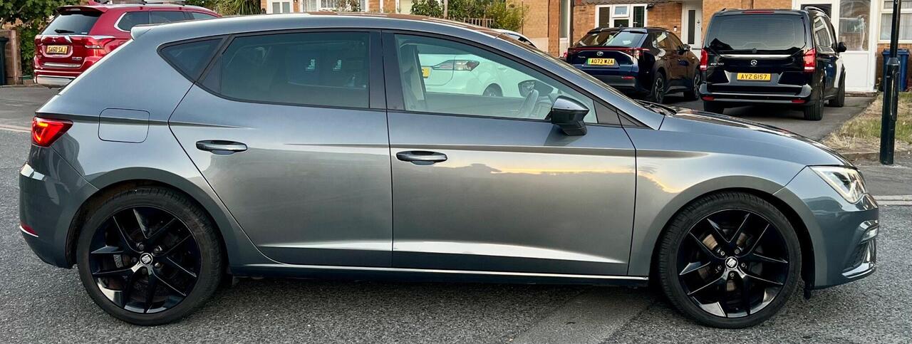 SEAT Leon — photo 9
