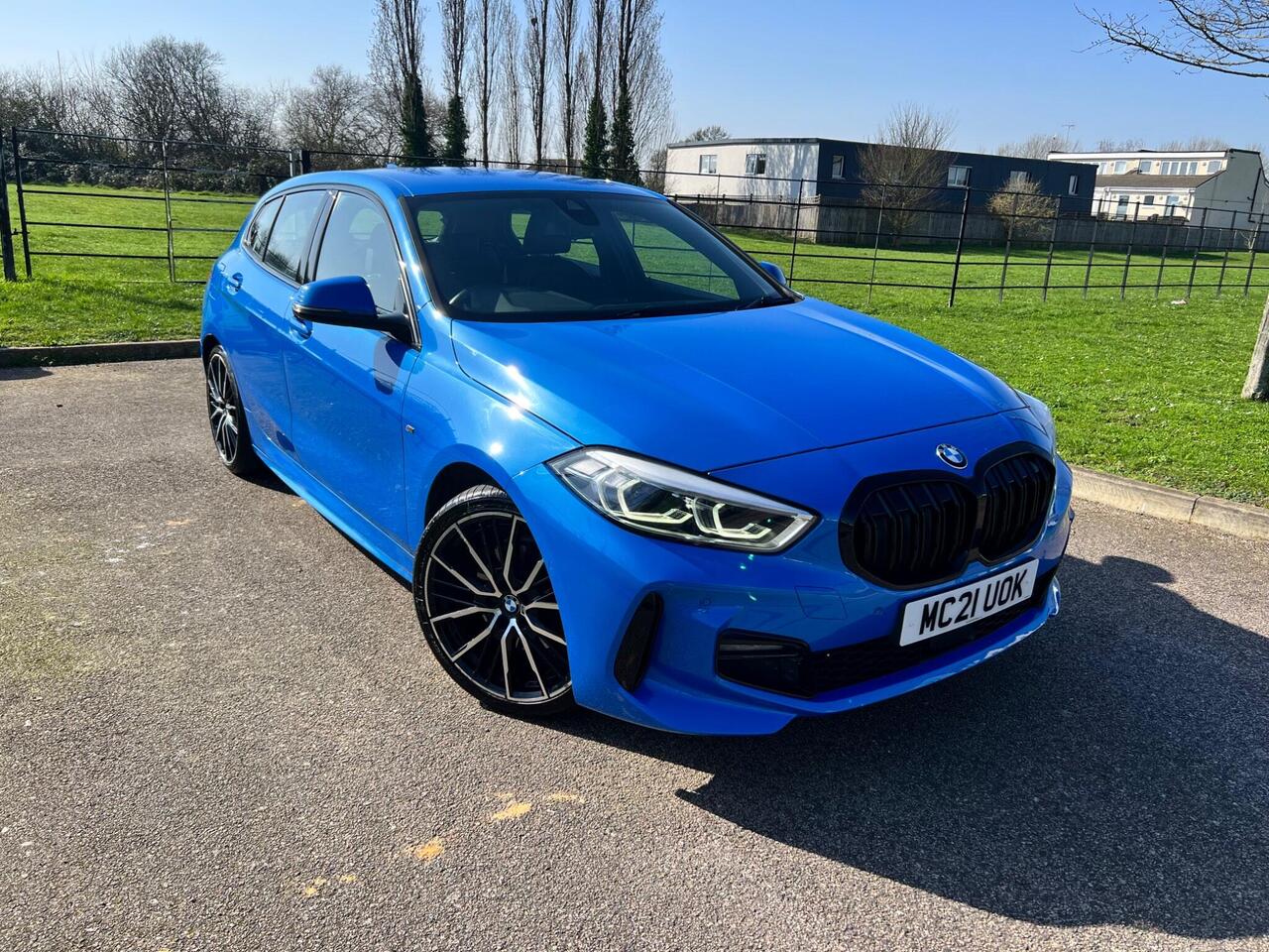 BMW 1 Series — photo 1