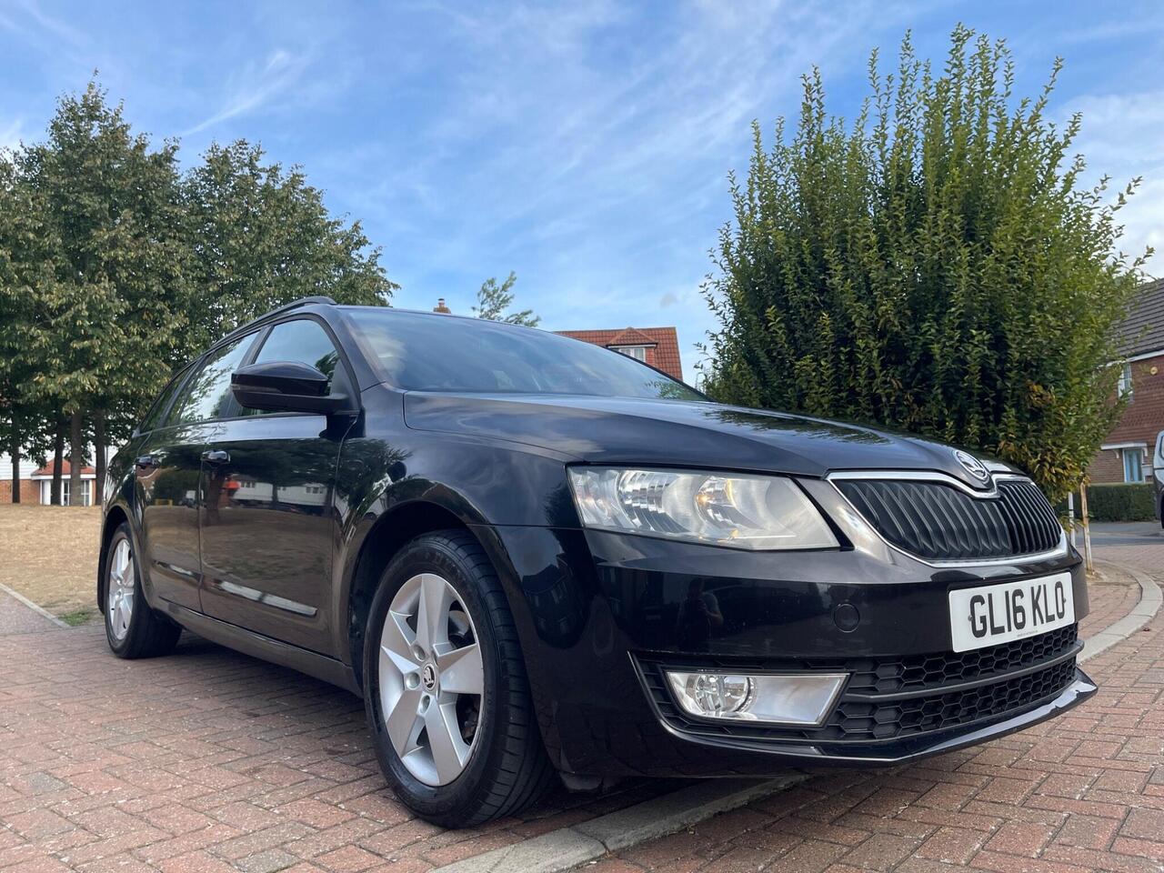 Skoda Octavia — photo 1