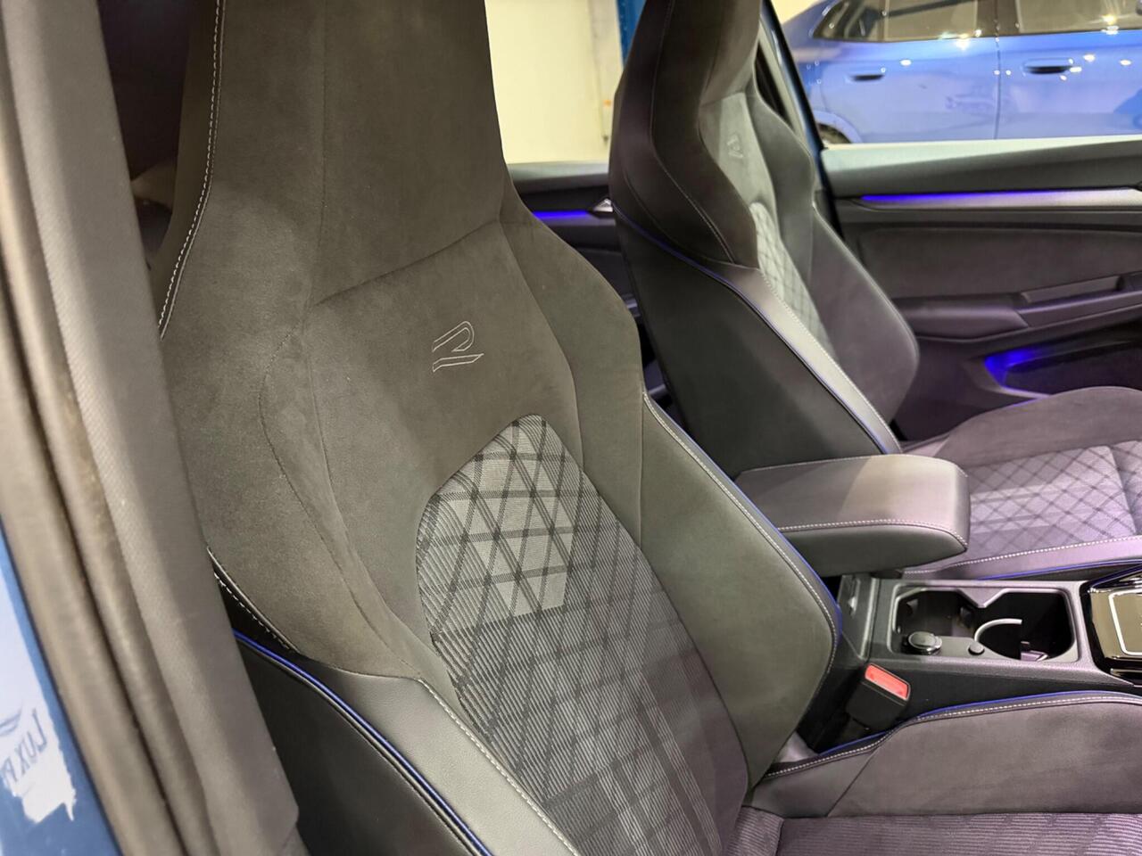Volkswagen Golf — photo 19