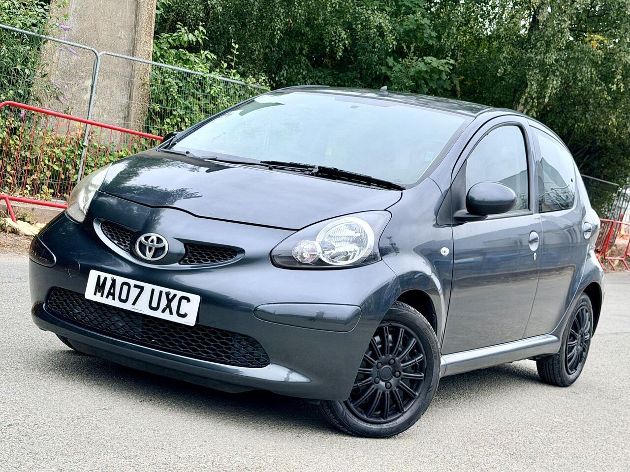 Toyota AYGO — photo 11