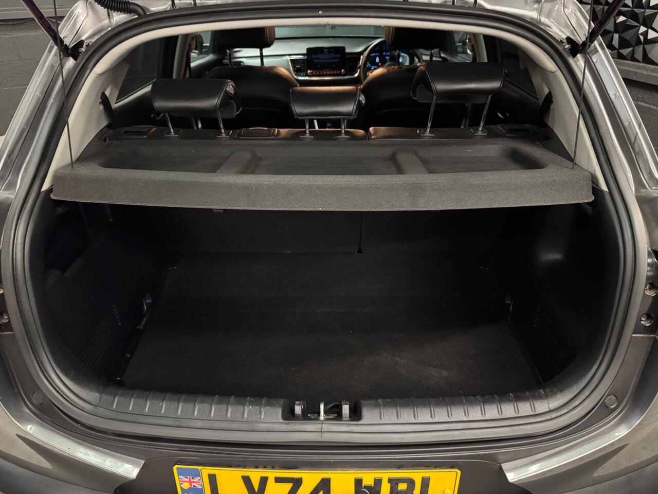 Kia Stonic — photo 16