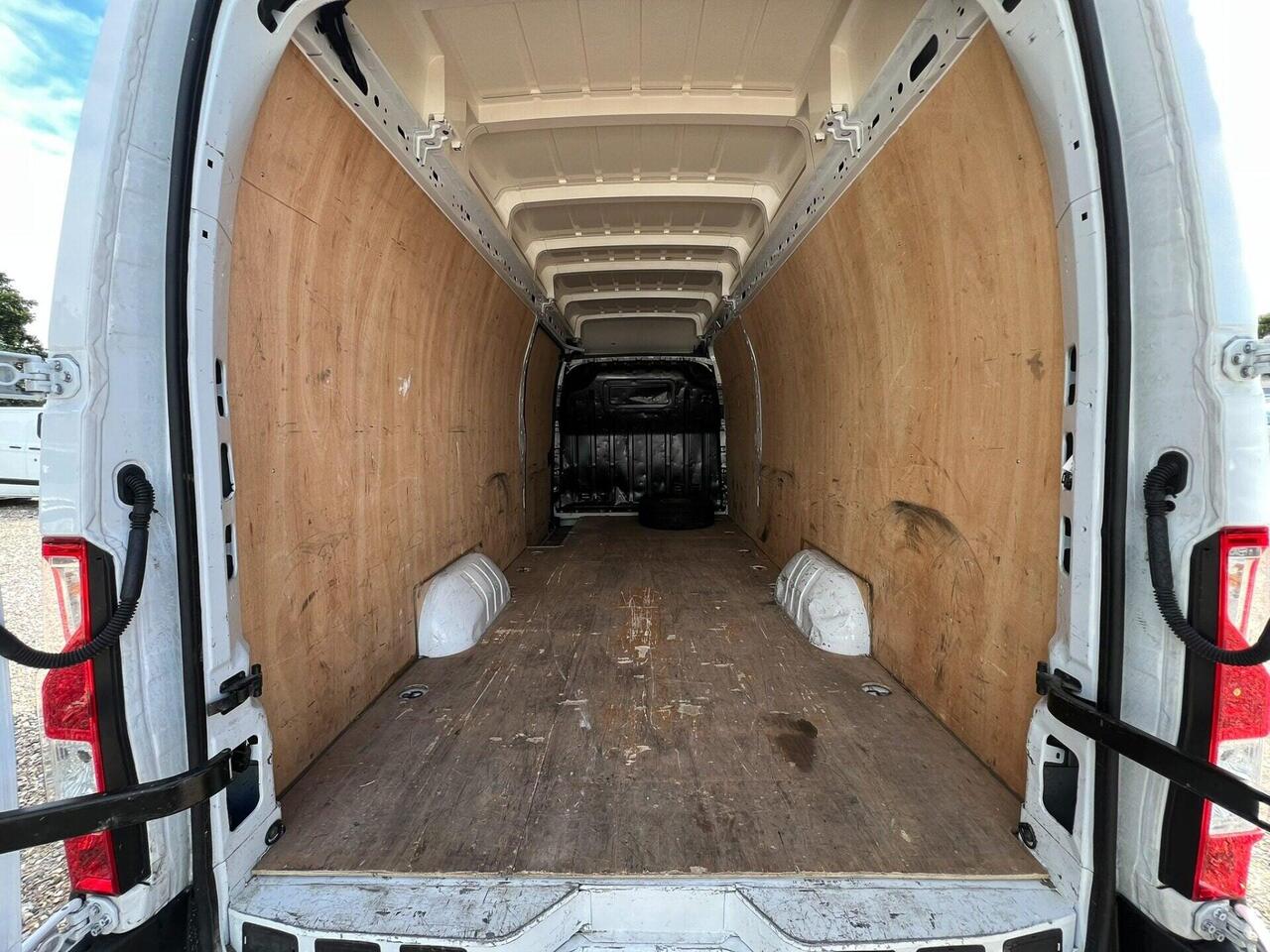Renault Master — photo 10