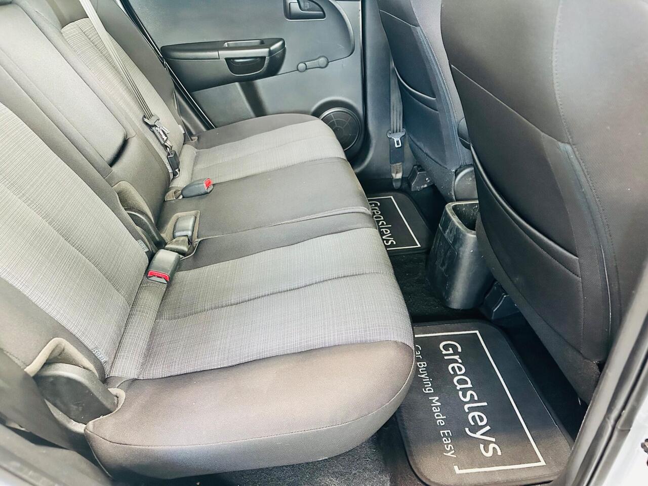 Kia Venga — photo 17