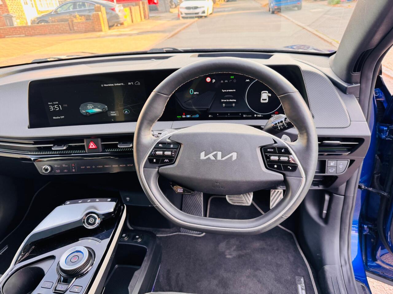 Kia EV6 — photo 26