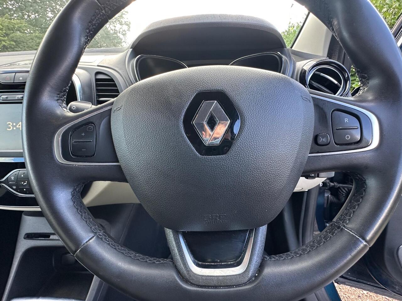 Renault Captur — photo 17