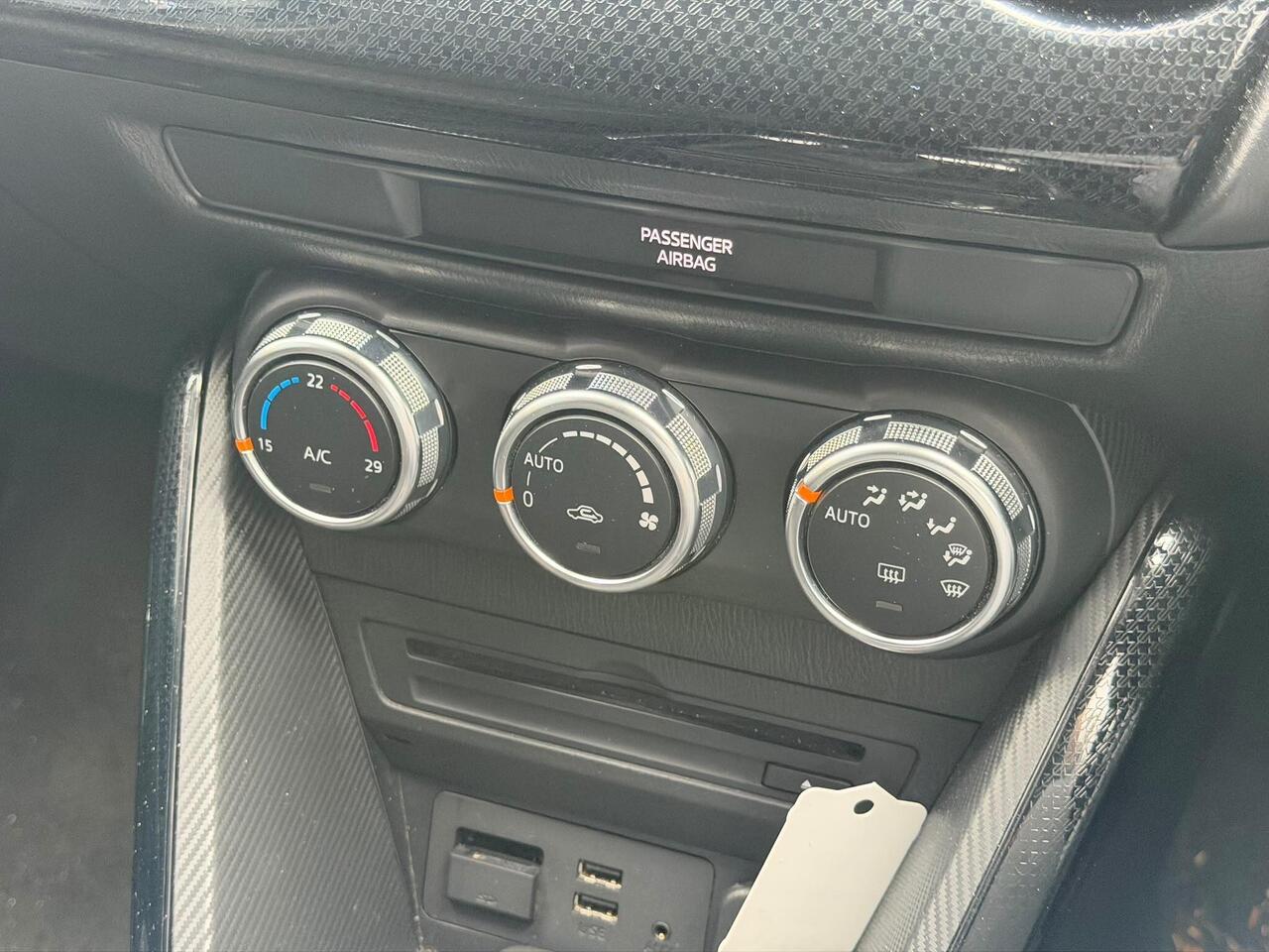 Mazda Mazda2 — photo 23