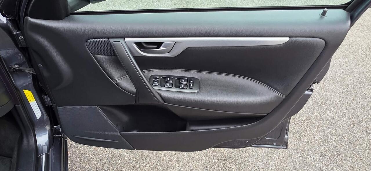 Volvo V70 — photo 64