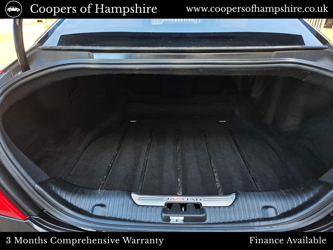 Jaguar XJ — photo 31