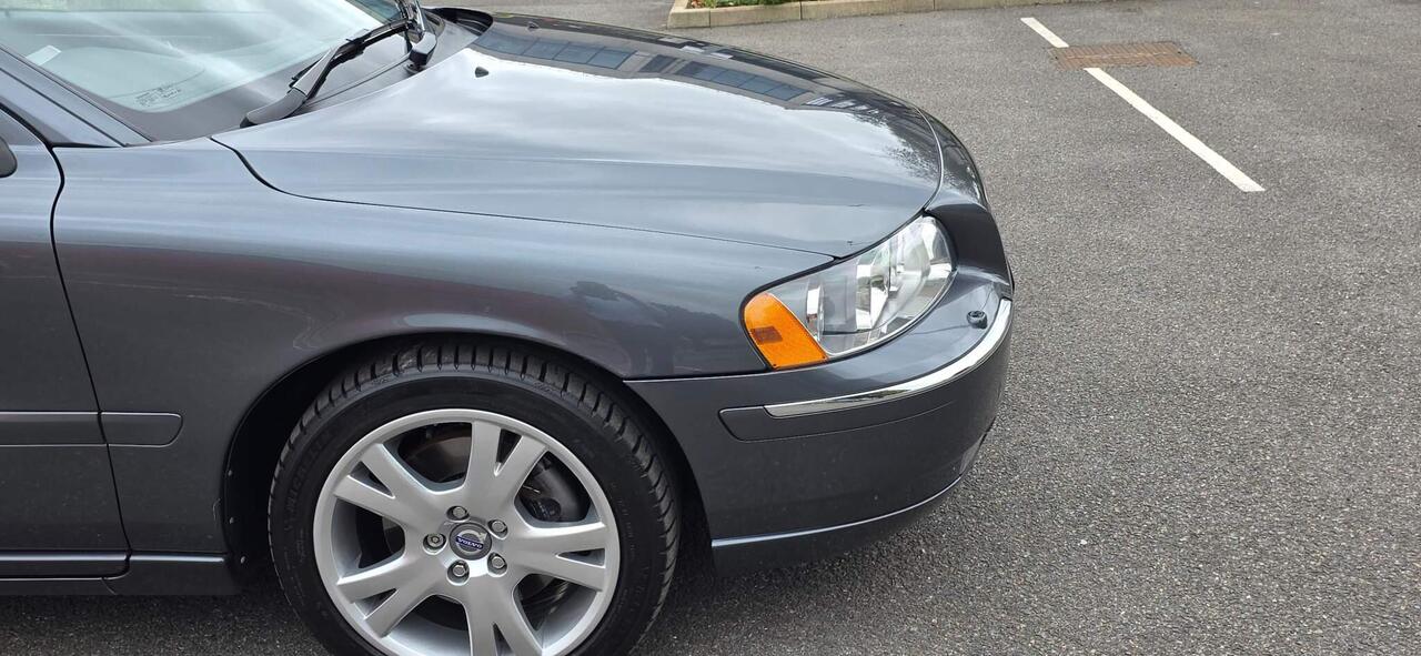 Volvo V70 — photo 11