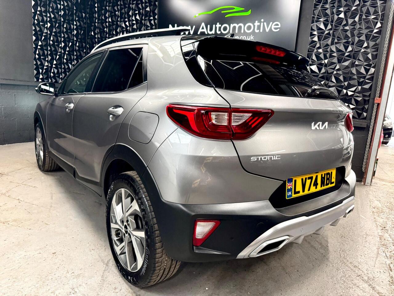 Kia Stonic — photo 10
