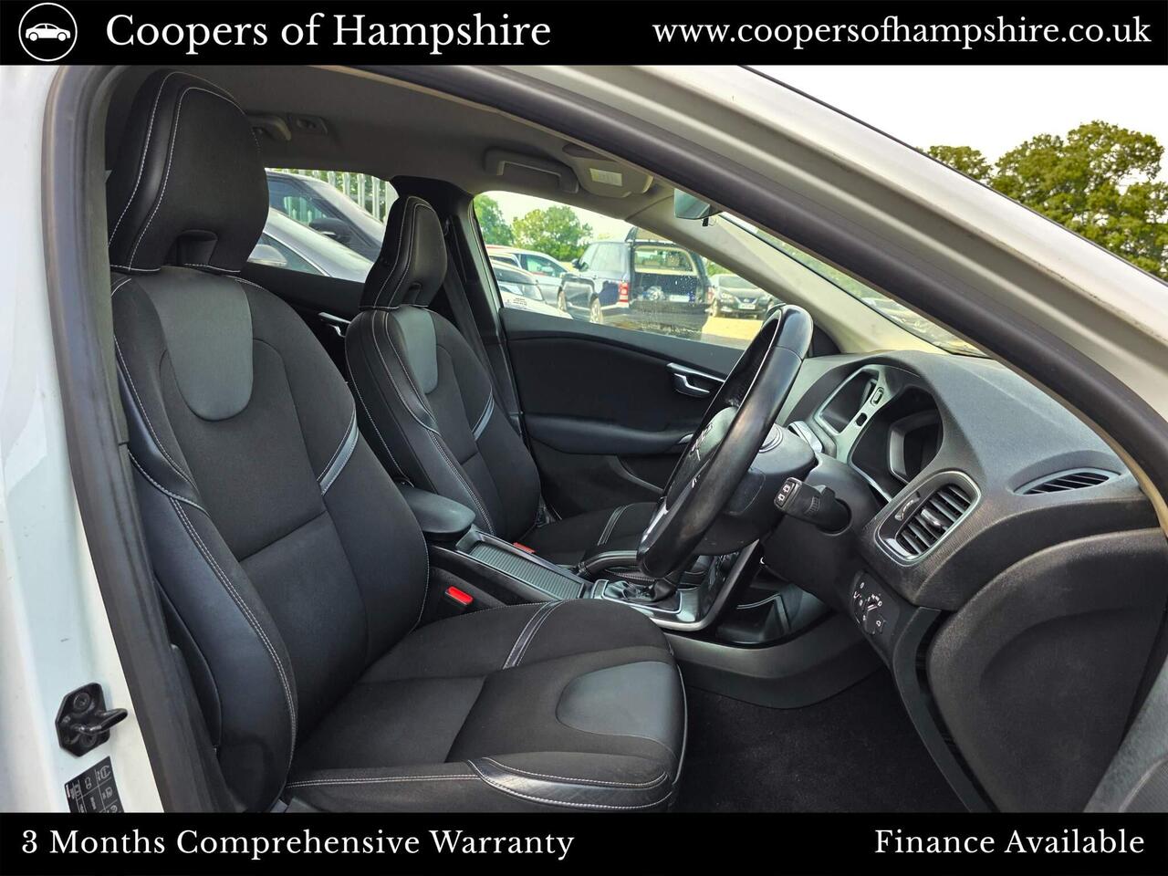 Volvo V40 — photo 3