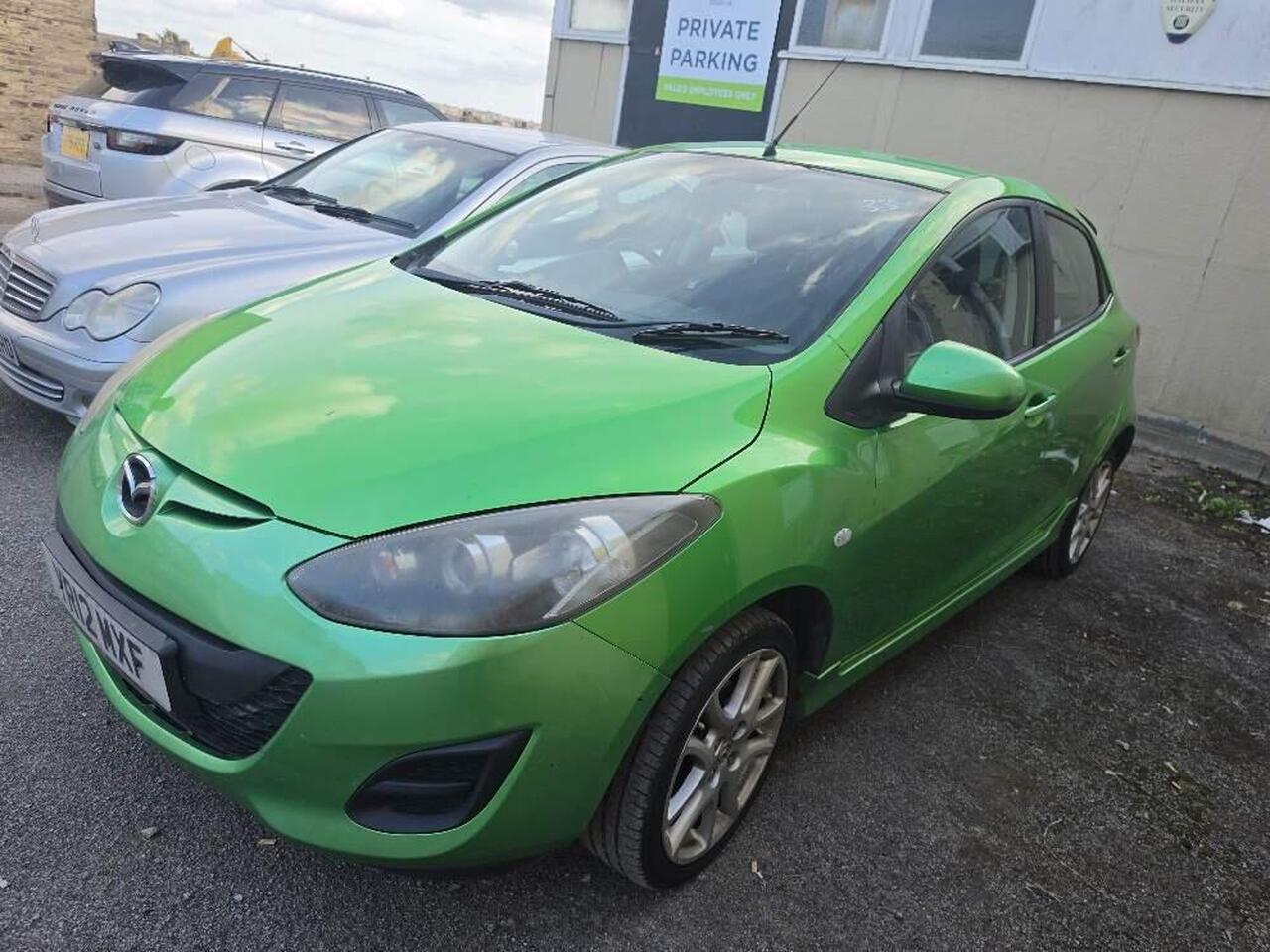 Mazda Mazda2 — photo 3
