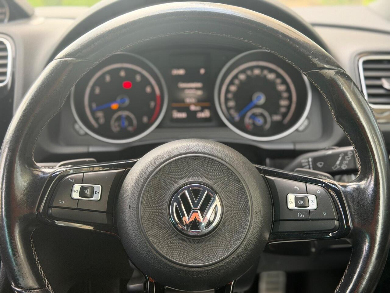 Volkswagen Scirocco — photo 17