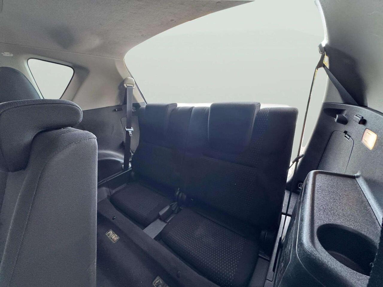 Toyota Corolla Verso — photo 34