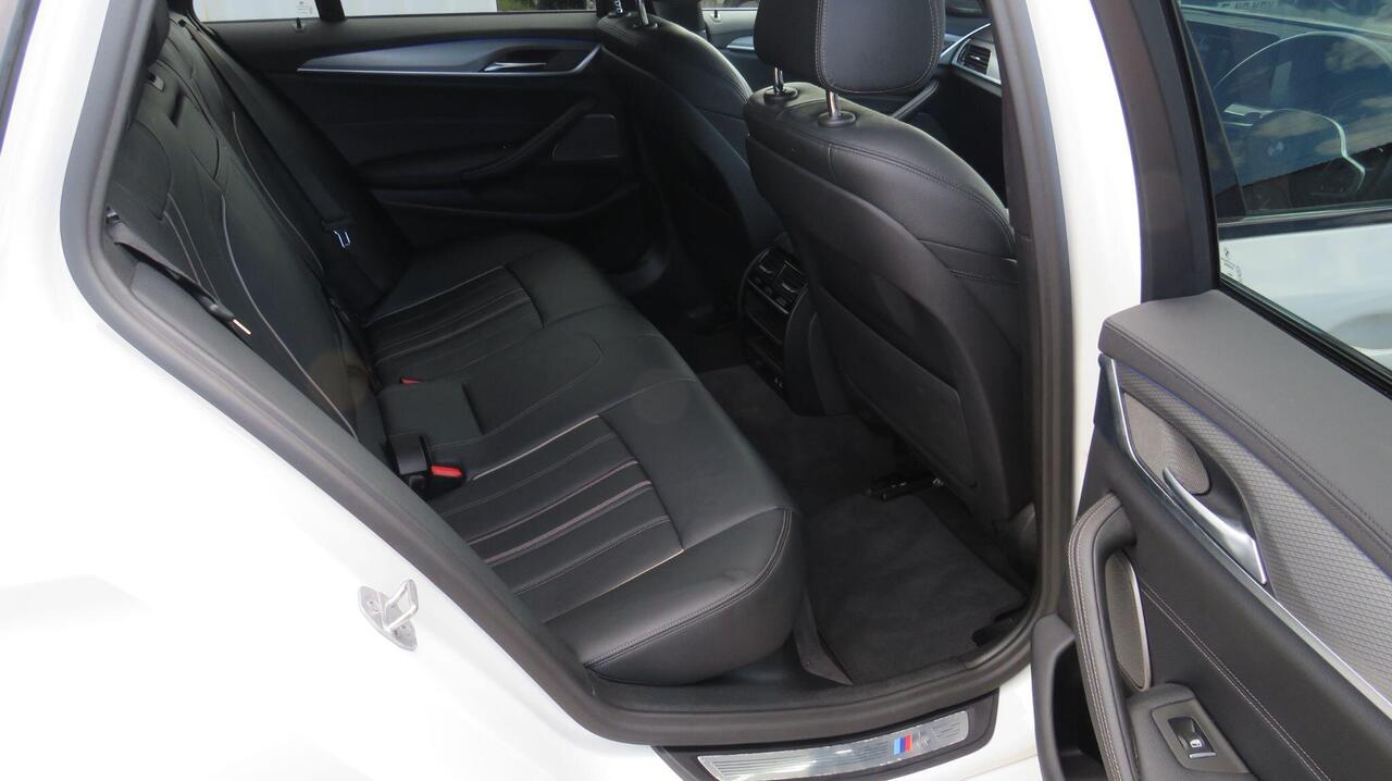 BMW 5 Series — photo 16