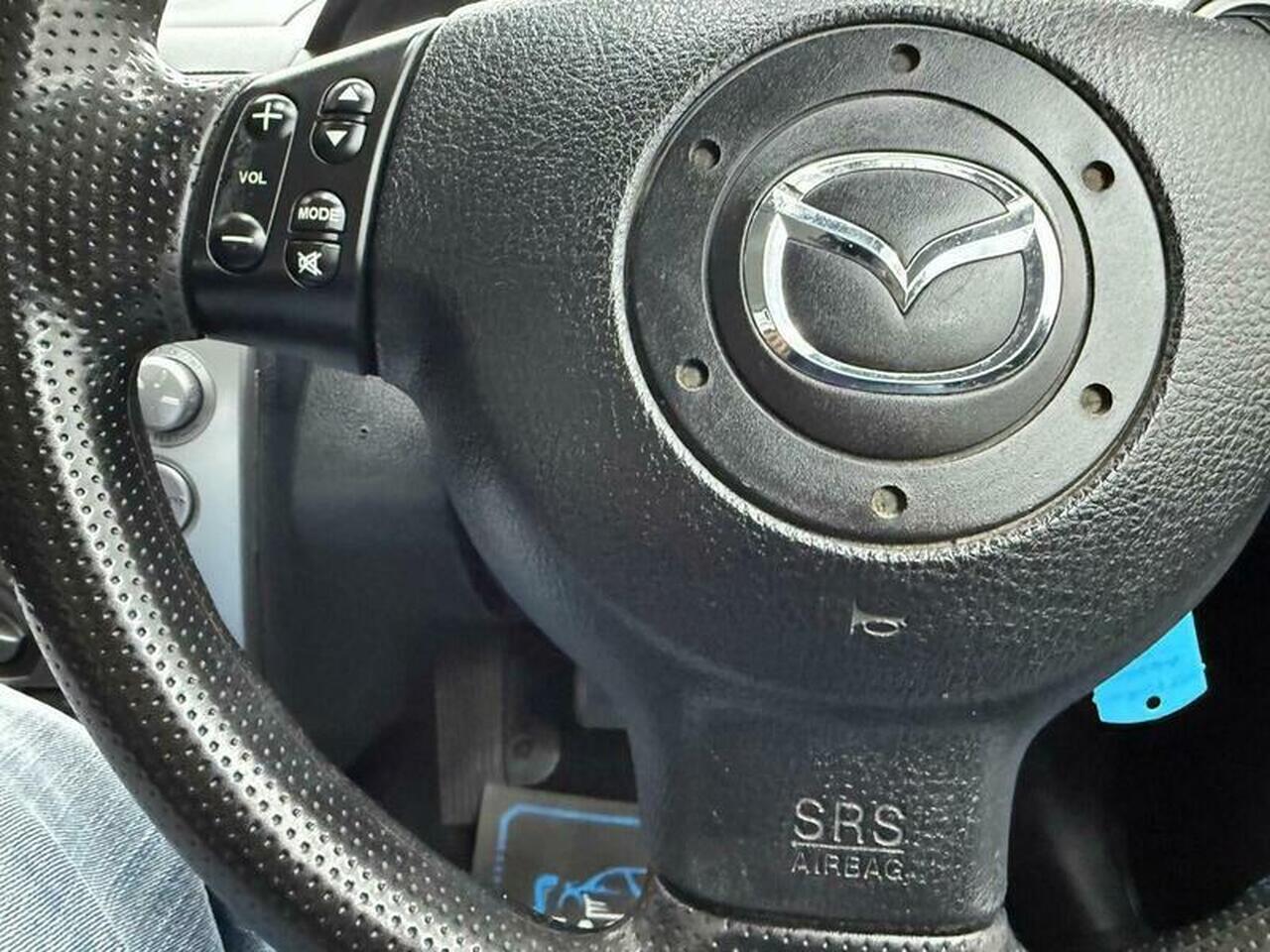 Mazda Mazda2 — photo 33