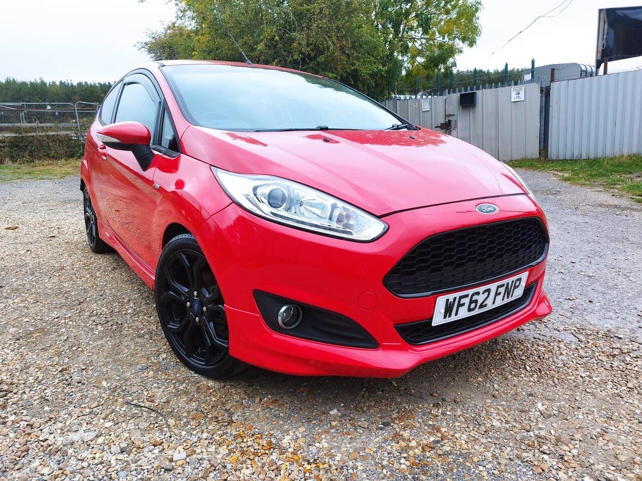 Ford Fiesta — photo 1