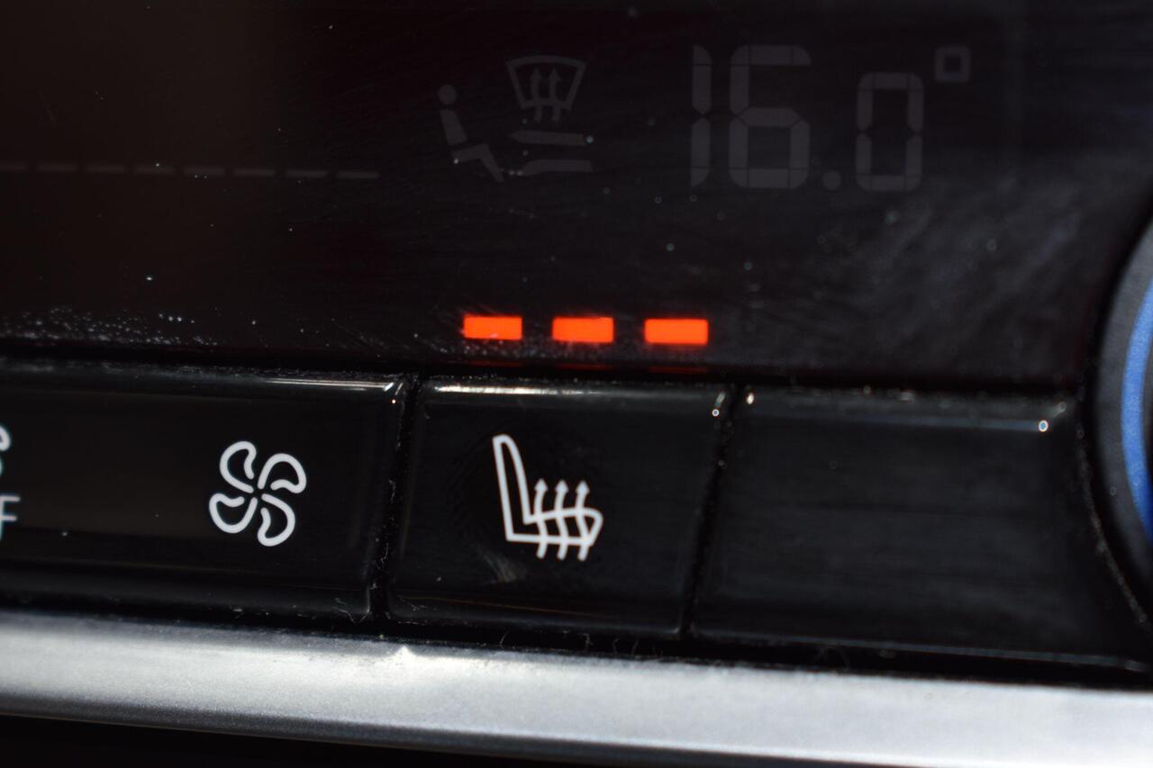BMW 5 Series — photo 23