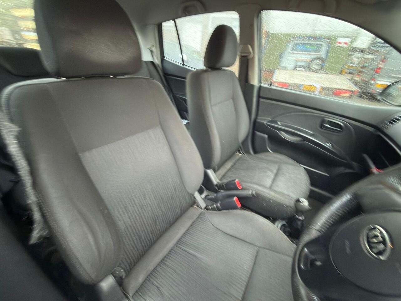 Kia Picanto — photo 15