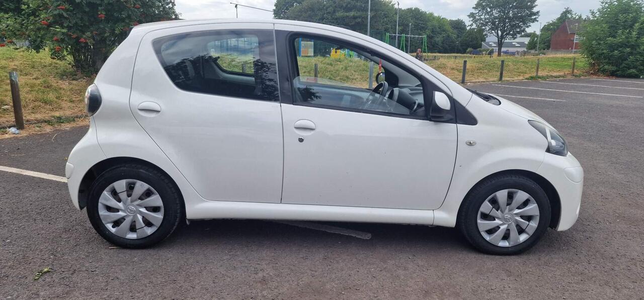 Toyota AYGO — photo 6