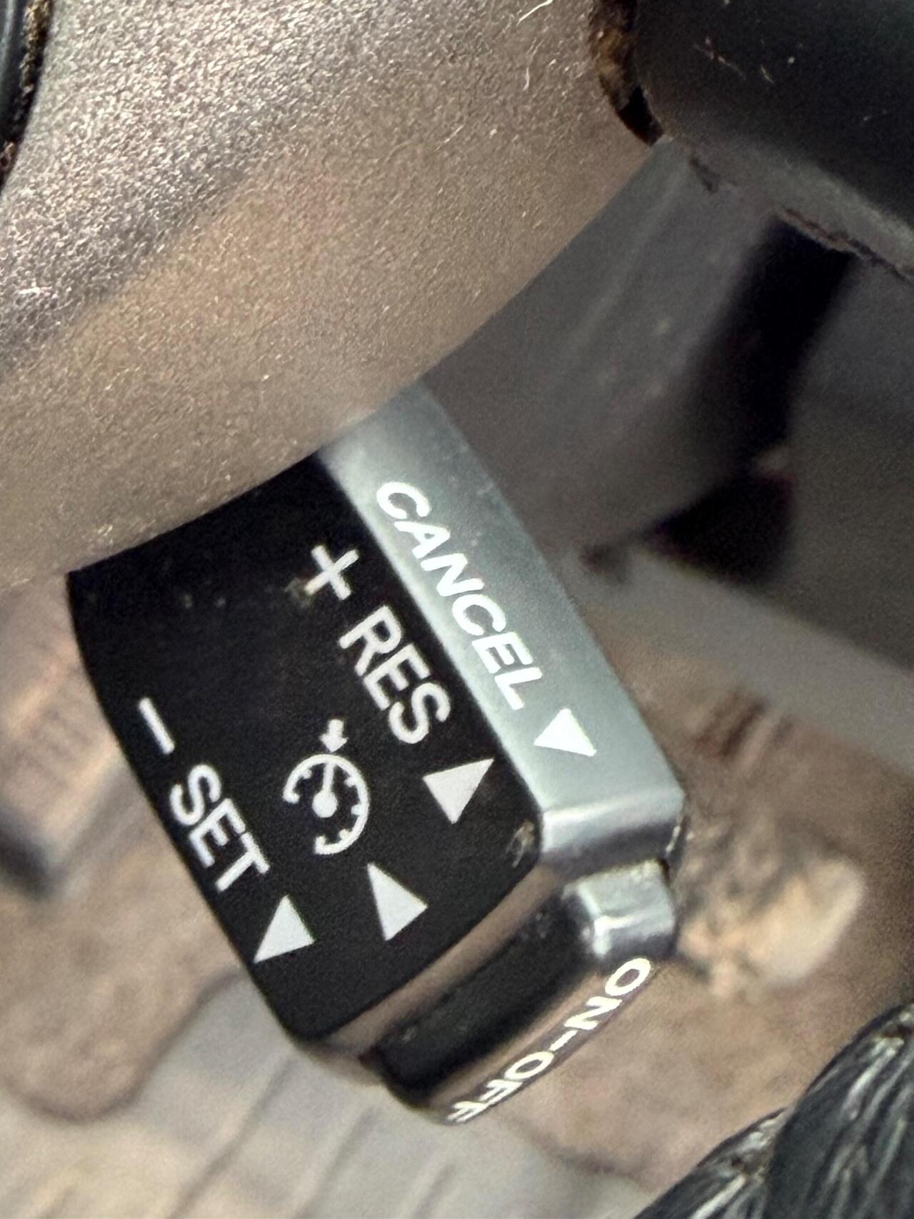 Toyota Prius — photo 12