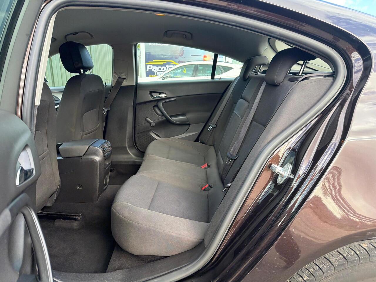 Vauxhall Insignia — photo 13