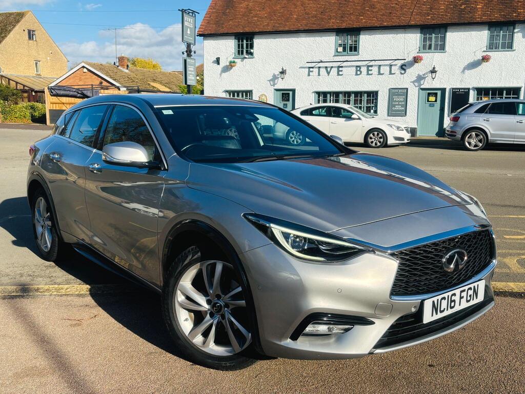 2000 Infiniti Q30