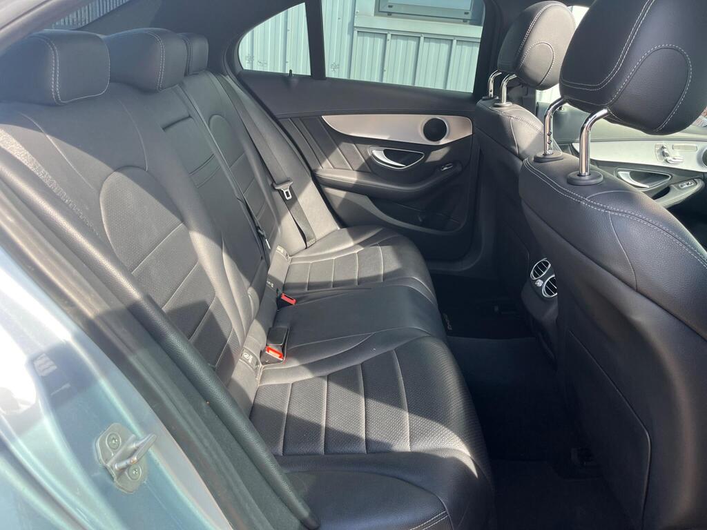 Mercedes-Benz C Class 32