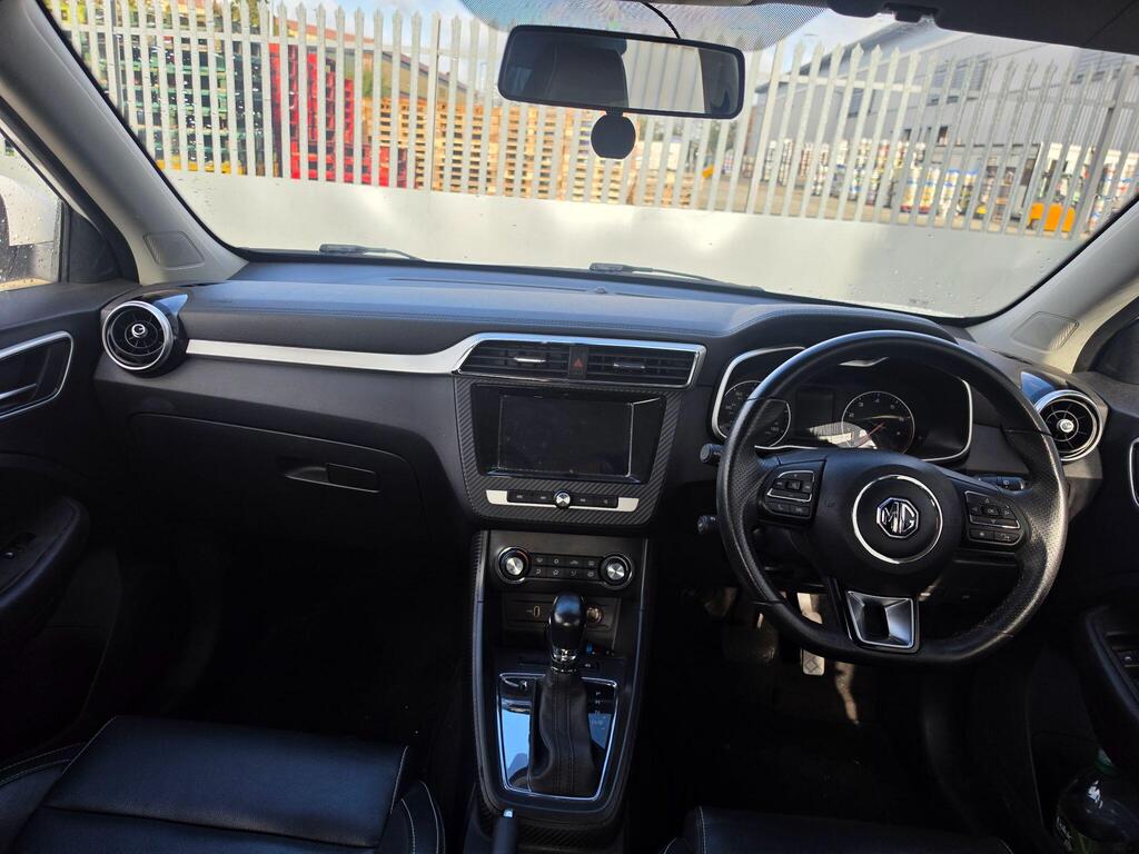 MG MG ZS 15