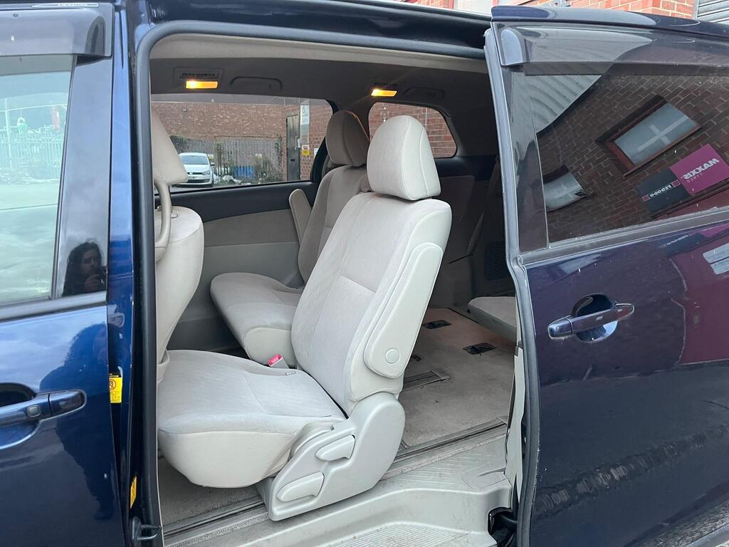 Toyota Estima 36