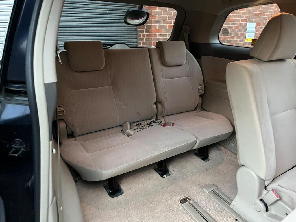 Toyota Estima 26