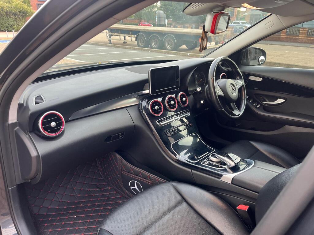 Mercedes-Benz C Class 32